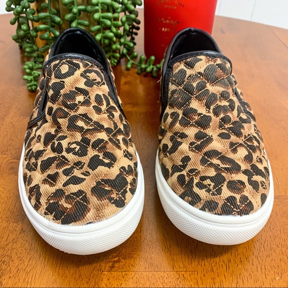 **SOLD** Time & Tru Quilted Leopard Slip-On’s - Picture 3 of 6